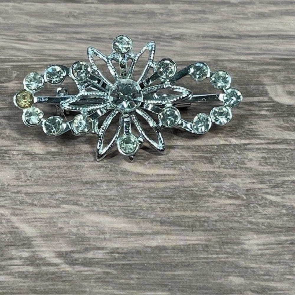Vintage Silver‎ Tone Floral Rhinestone Brooch 2in Sparkling Pin